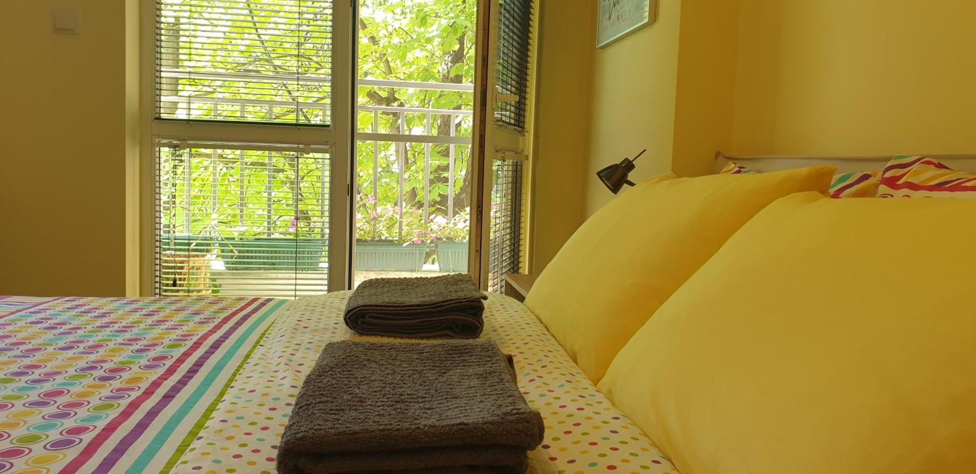 Private In The Center, Close To Subway, Medical