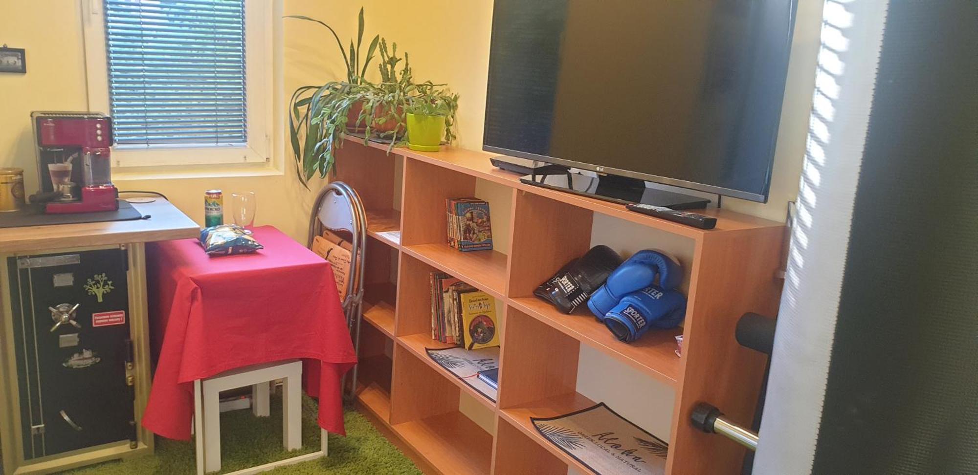 Private In The Center, Close To Subway, Medical *