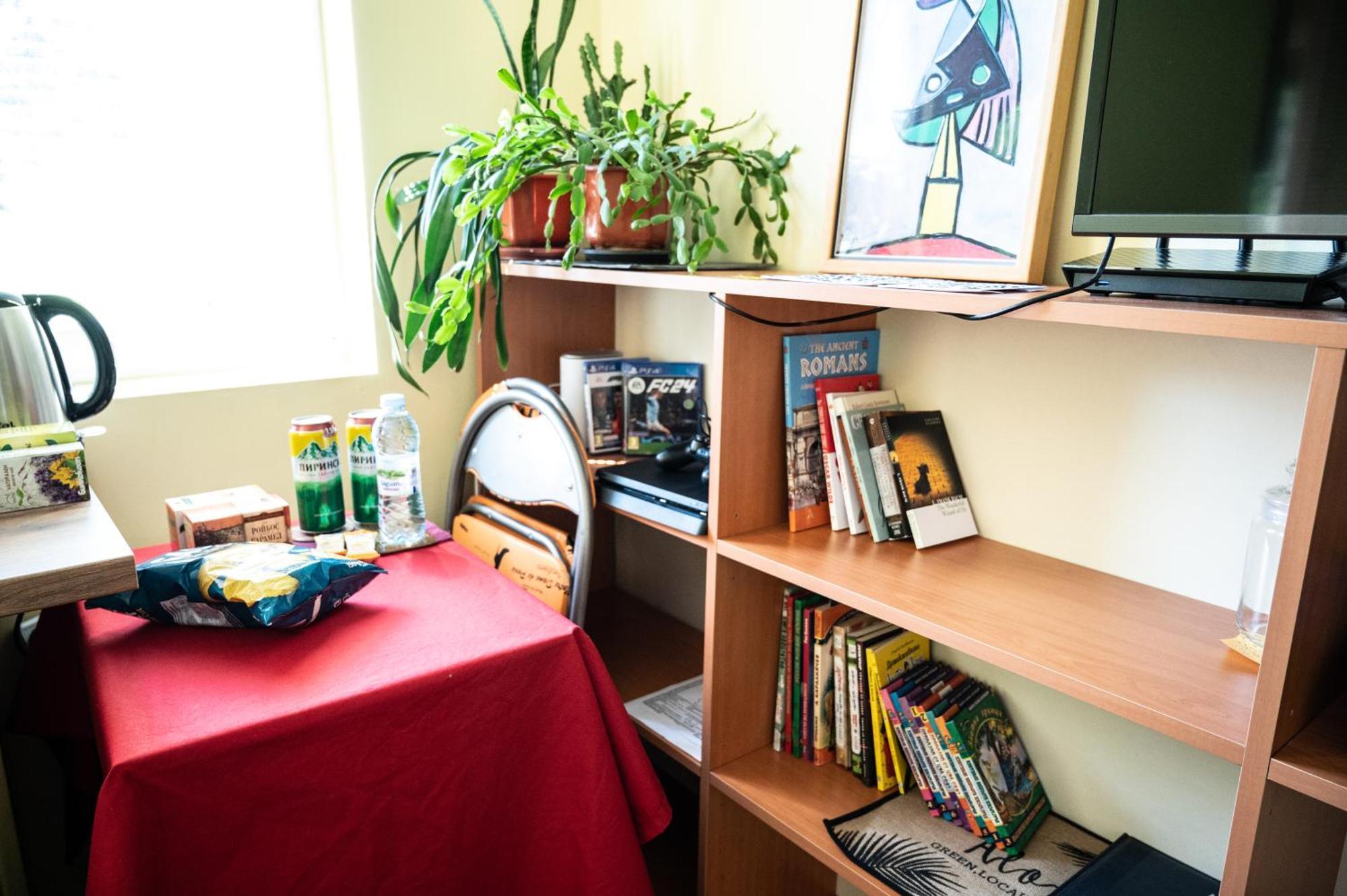 Private In The Center, Close To Subway, Medical Apartment *