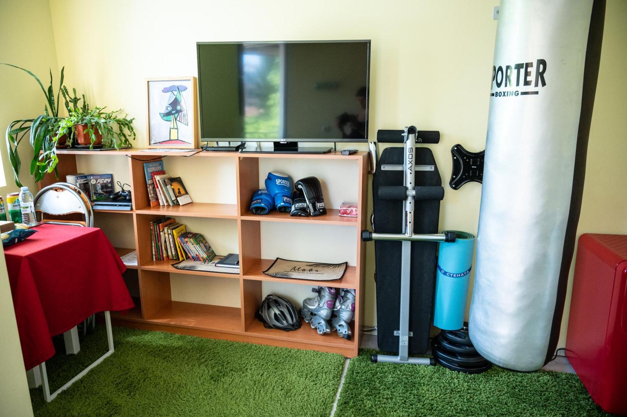 Private In The Center, Close To Subway, Medical Apartment *